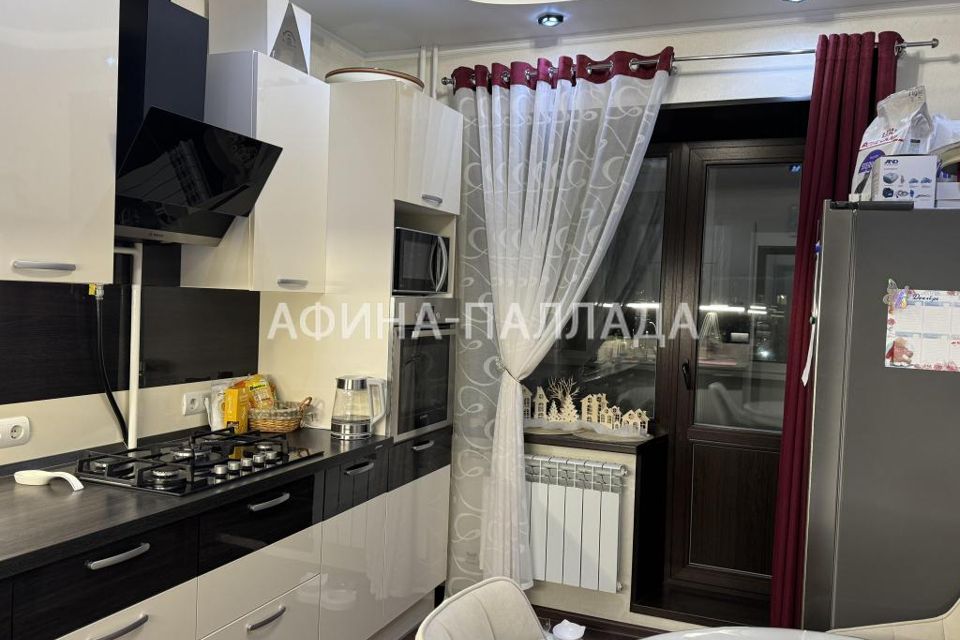 Продаётся 4-комнатная квартира, 93.5 м²