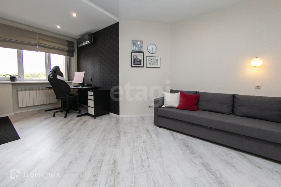Продаётся 3-комнатная квартира, 105.7 м²