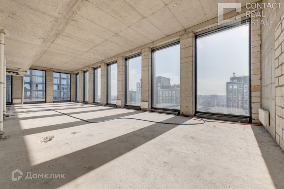 Продаётся 4-комнатная квартира, 187 м²