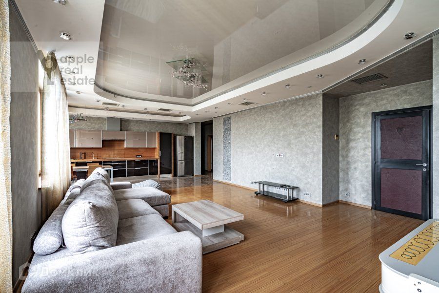 Сдаётся 4-комнатная квартира, 154 м²