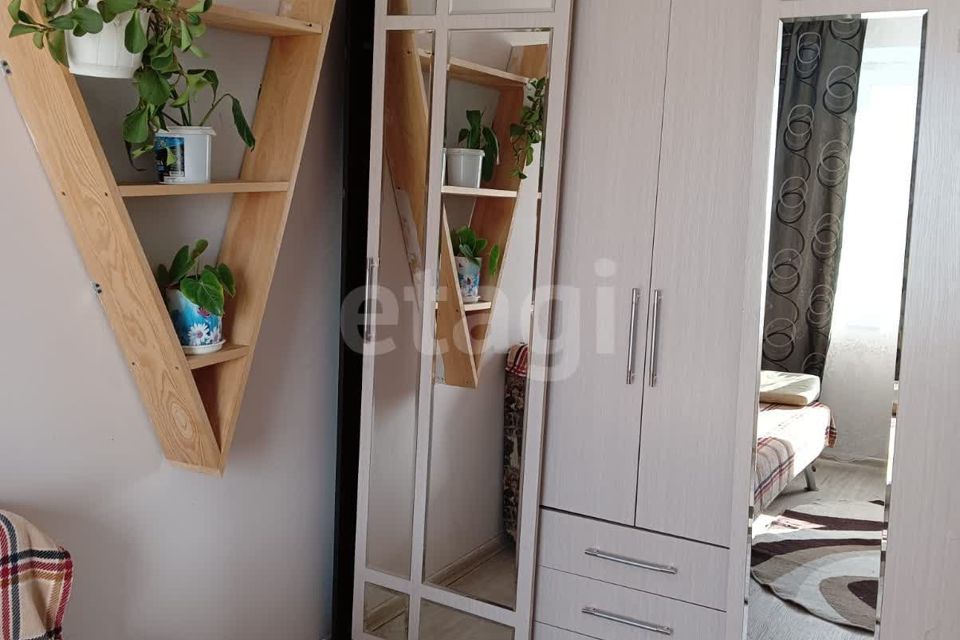 Продаётся комната в 3-комн. квартире, 11.4 м²