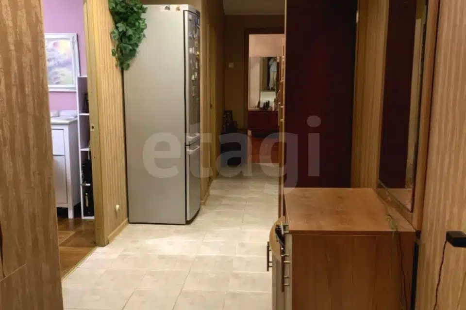 Продаётся 4-комнатная квартира, 72.6 м²