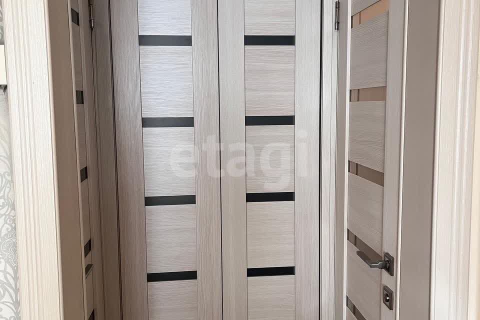 Продаётся 4-комнатная квартира, 72.8 м²