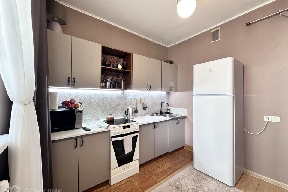 Продаётся 1-комнатная квартира, 41.2 м²
