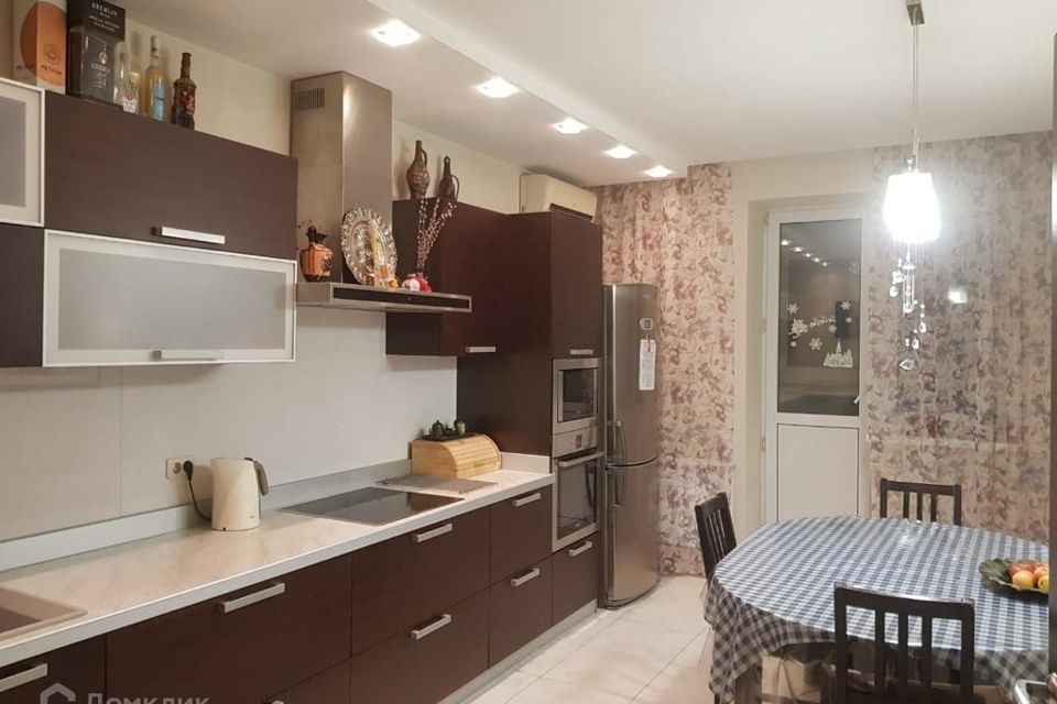 Продаётся 3-комнатная квартира, 116 м²
