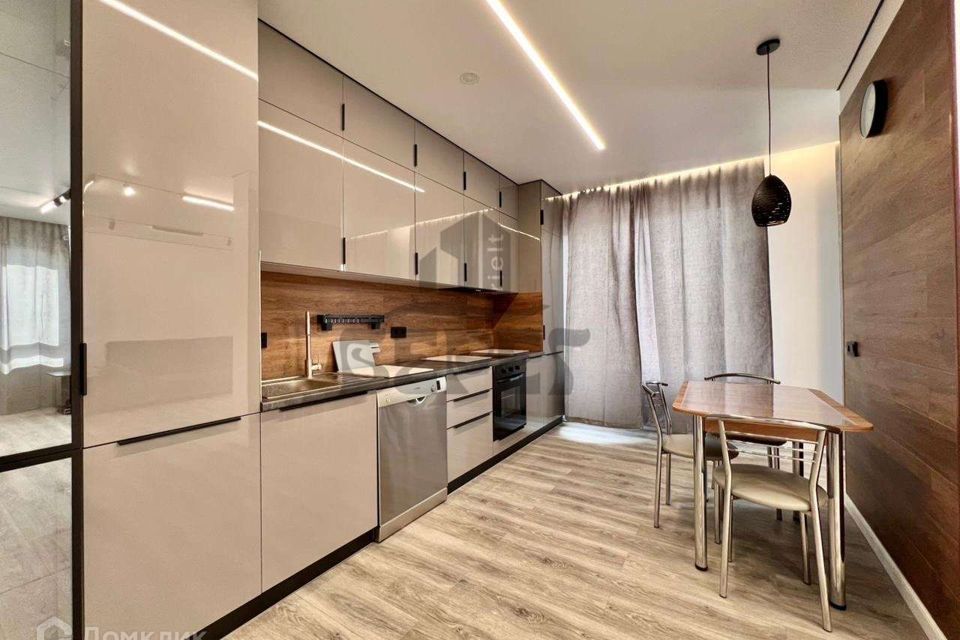 Сдаётся 2-комнатная квартира, 65 м²