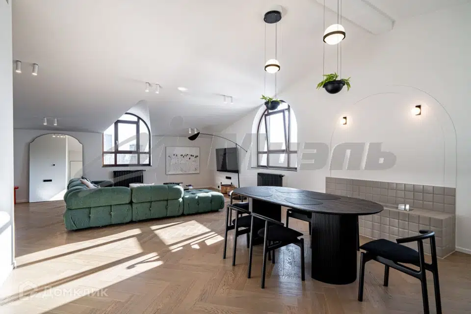 Продаётся 3-комнатная квартира, 133.7 м²