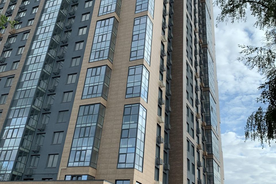 Продаётся 3-комнатная квартира, 97.7 м²