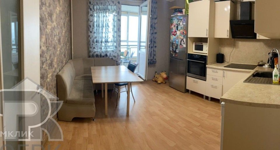 Продаётся 2-комнатная квартира, 57.6 м²