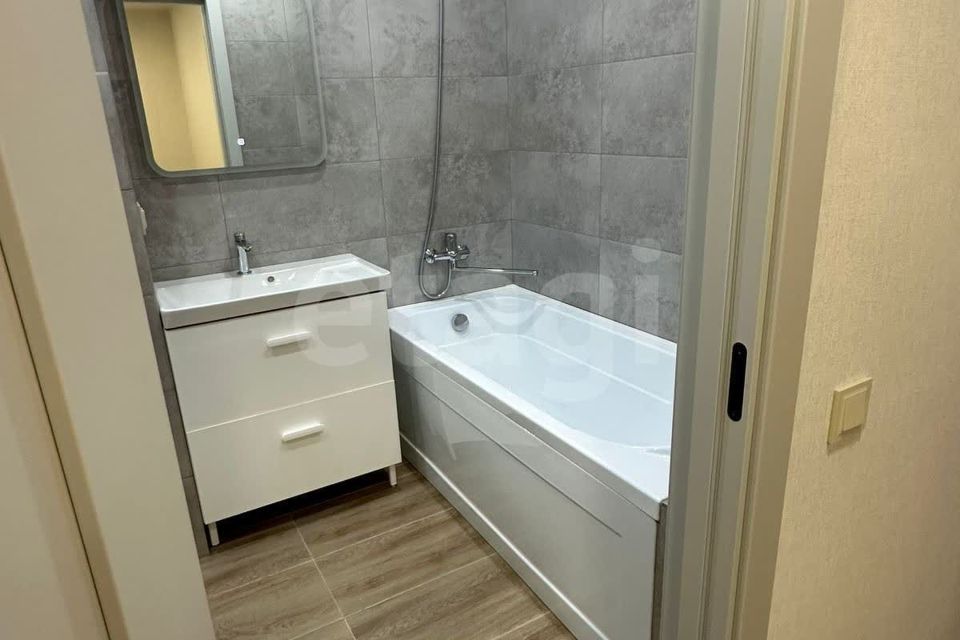 Продаётся 1-комнатная квартира, 35.8 м²