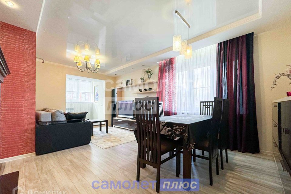 Продаётся 4-комнатная квартира, 141.3 м²