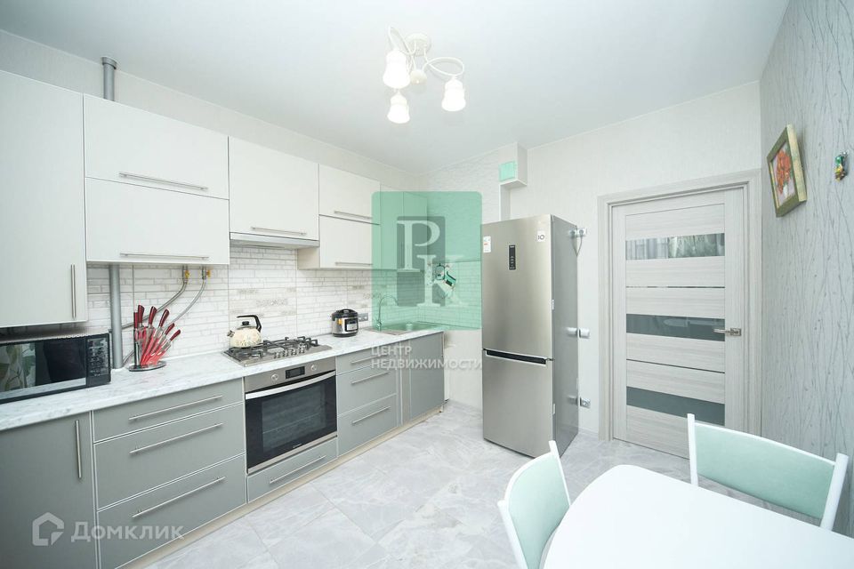 Продаётся 1-комнатная квартира, 42.4 м²