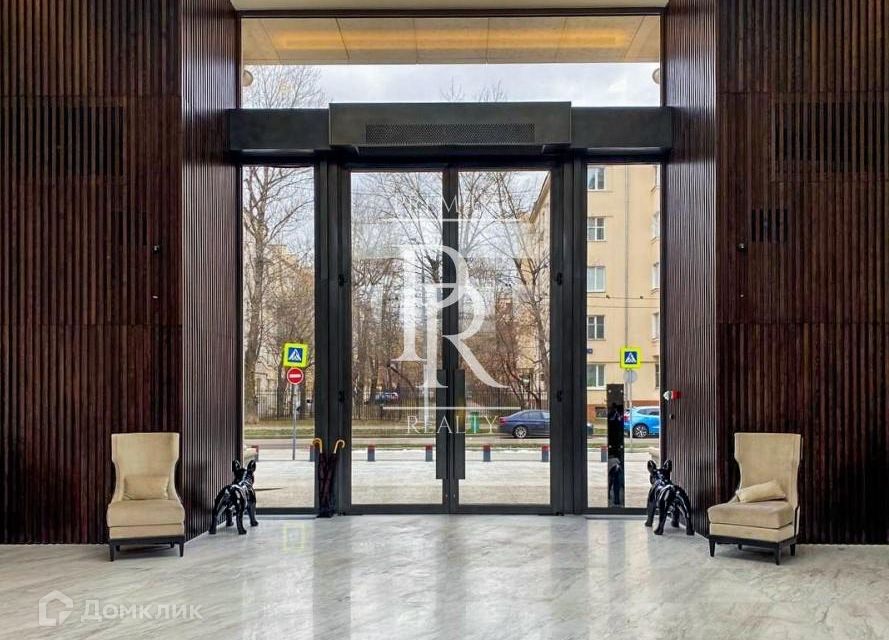 Продаётся 6-комнатная квартира, 338 м²