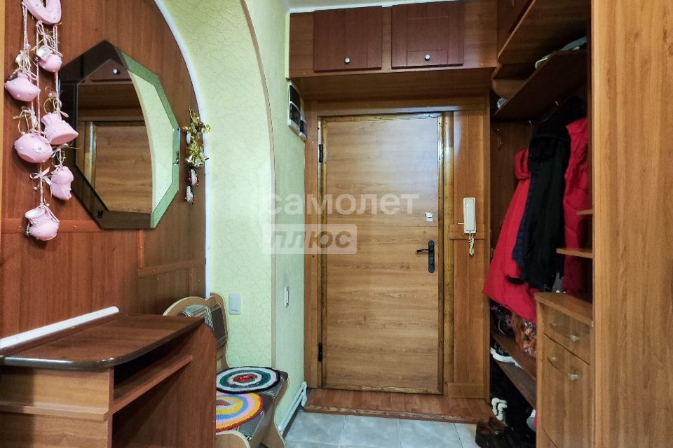 Продаётся 5-комнатная квартира, 143 м²