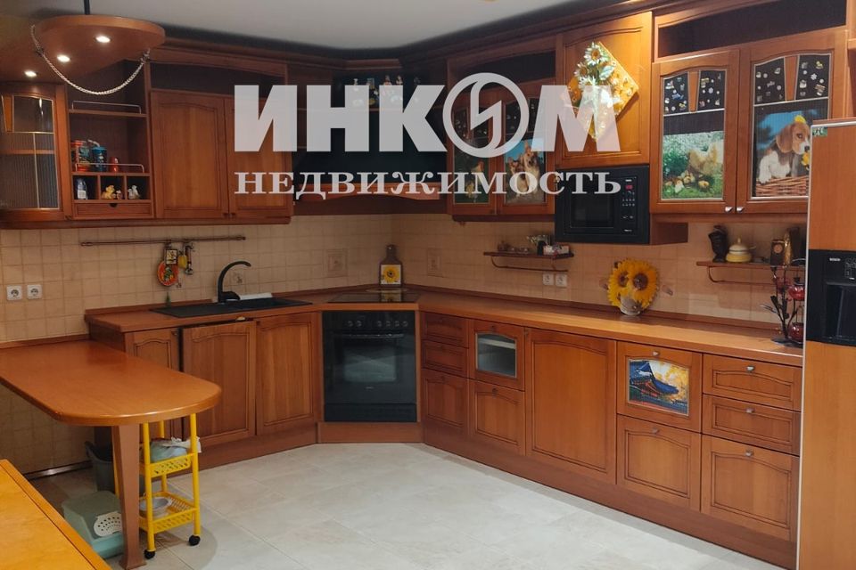 Сдаётся 3-комнатная квартира, 150 м²