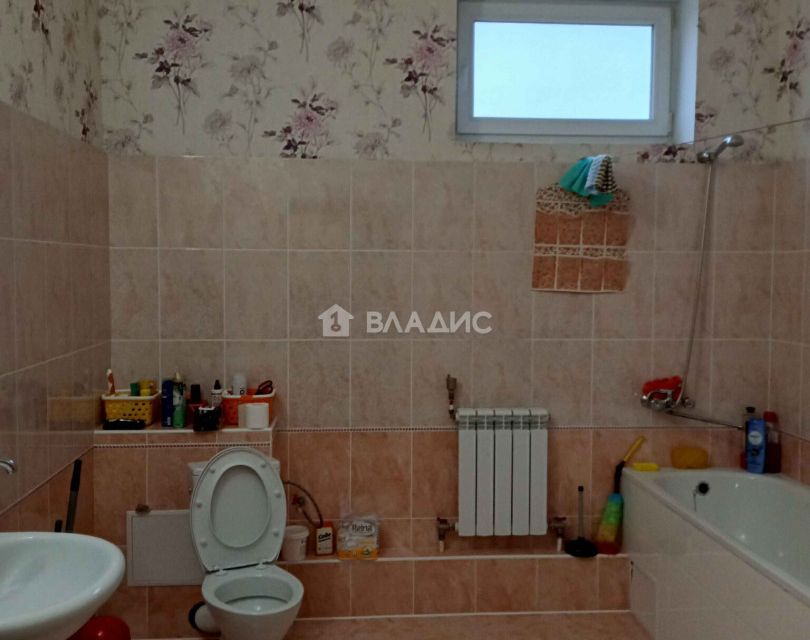 Продаётся 4-этажный дом, 400 м²