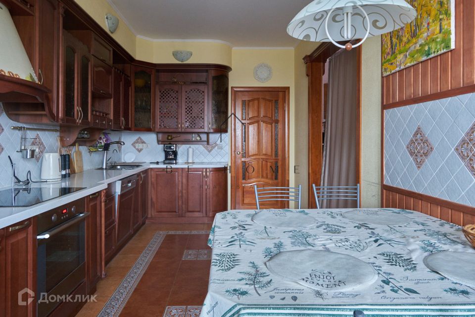 Сдаётся 3-комнатная квартира, 94.6 м²
