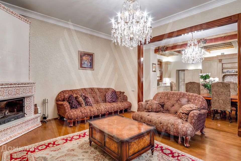Продаётся 3-комнатная квартира, 134 м²