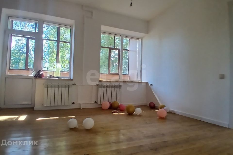 Продаётся 2-комнатная квартира, 60 м²