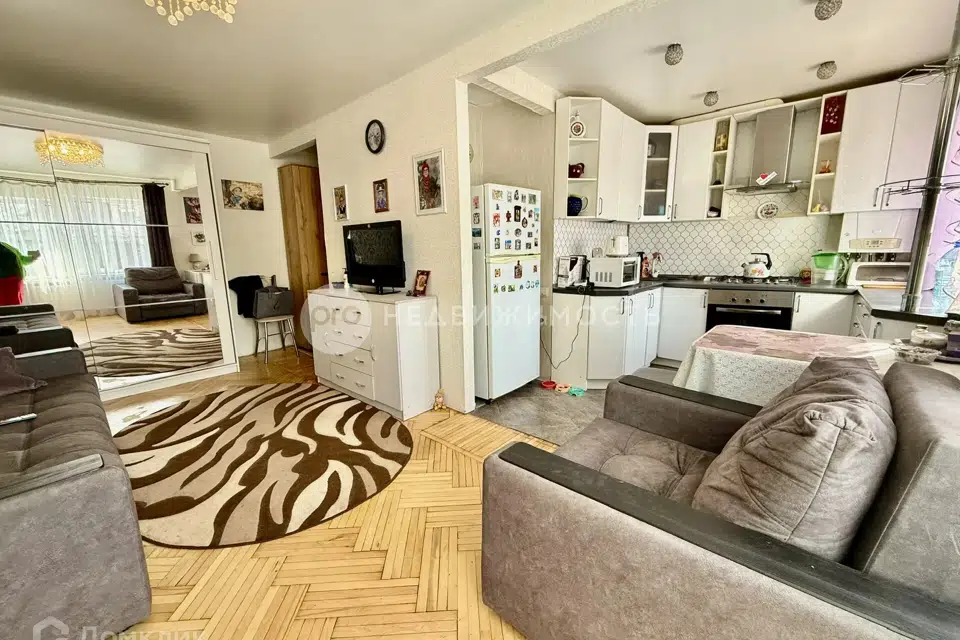 Продаётся 2-комнатная квартира, 43.4 м²