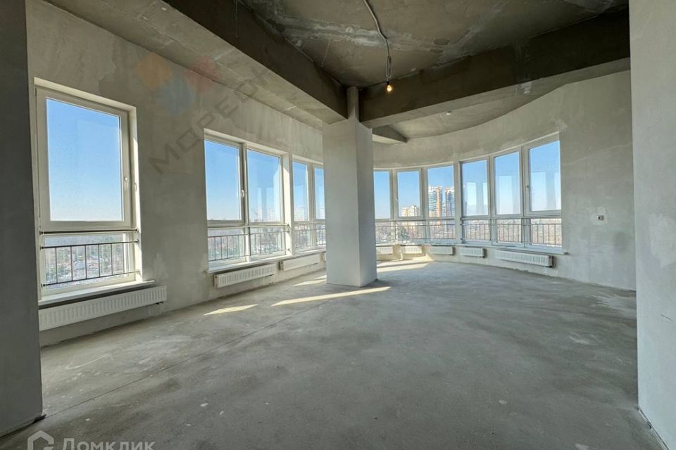 Продаётся 3-комнатная квартира, 105.6 м²