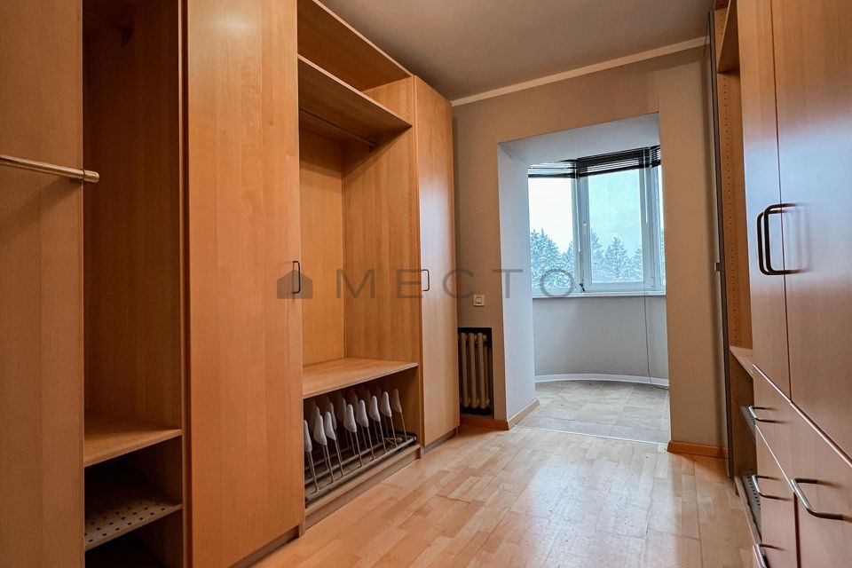 Продаётся 5-комнатная квартира, 141 м²