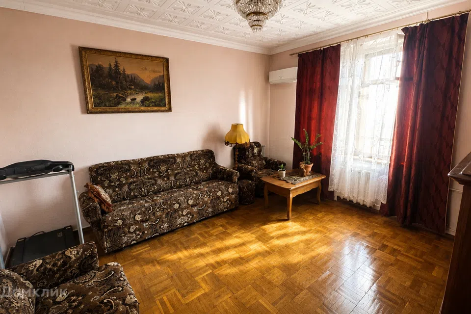 Продаётся 2-комнатная квартира, 60.8 м²