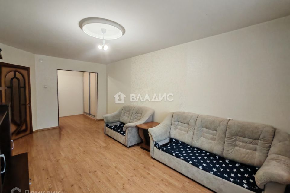 Продаётся 1-комнатная квартира, 42.3 м²