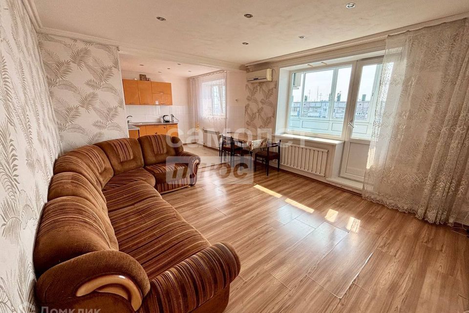 Продаётся 4-комнатная квартира, 79.9 м²