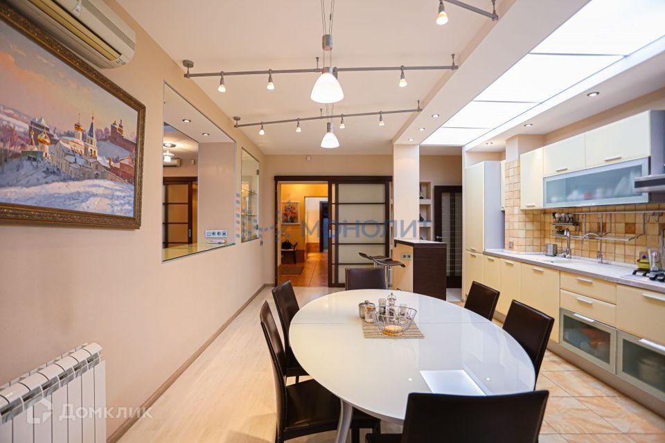 Продаётся 5-комнатная квартира, 160 м²