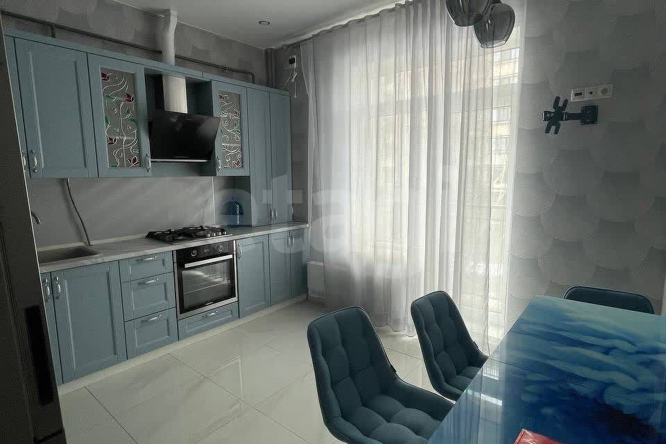 Сдаётся 2-комнатная квартира, 77.1 м²