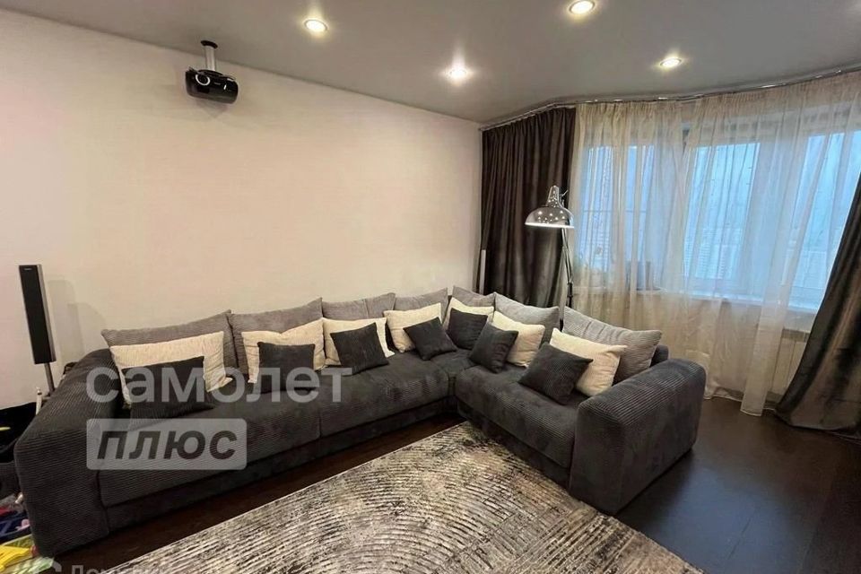 Продаётся 2-комнатная квартира, 70.4 м²