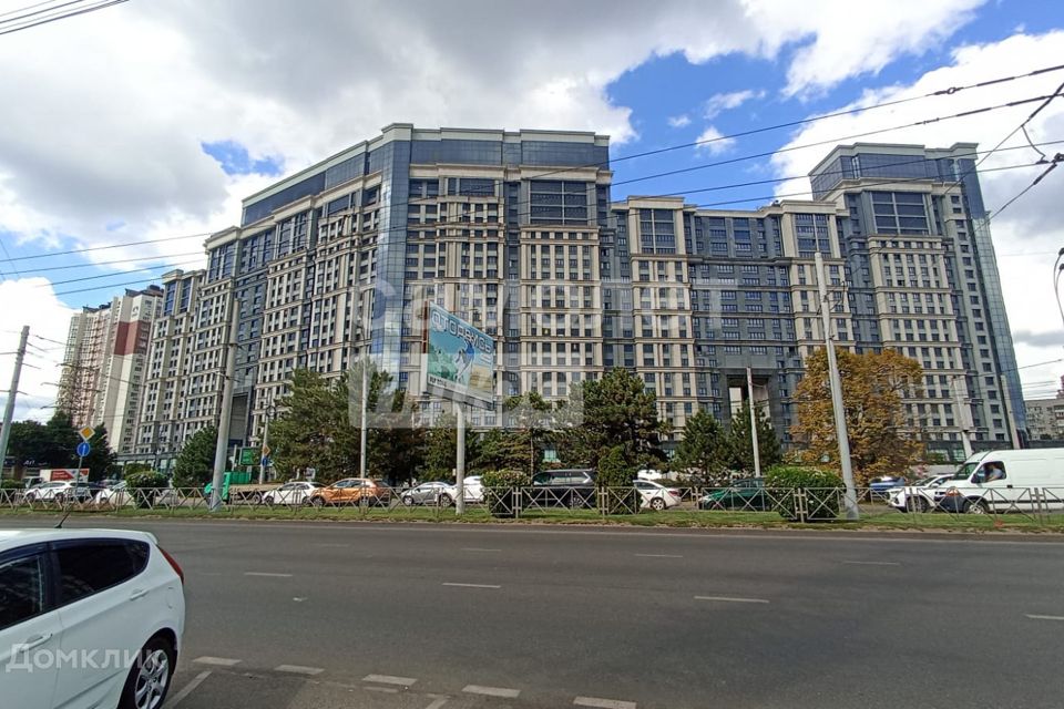 Продаётся 3-комнатная квартира, 109 м²