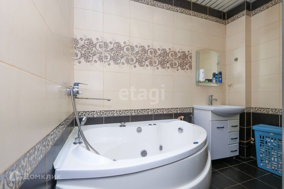 Продаётся 3-комнатная квартира, 69.3 м²
