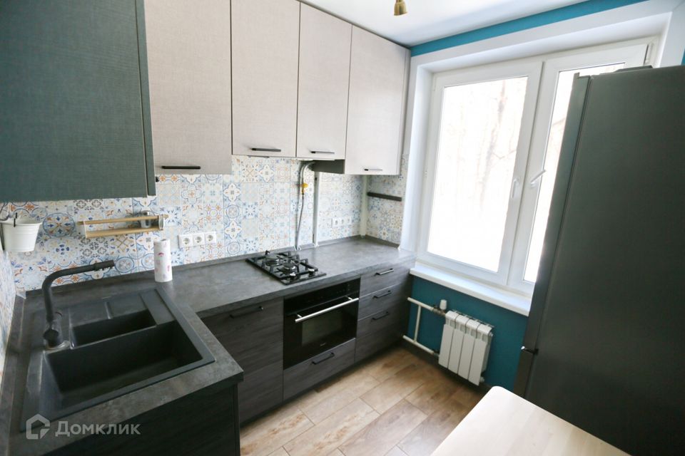 Продаётся 4-комнатная квартира, 64.8 м²