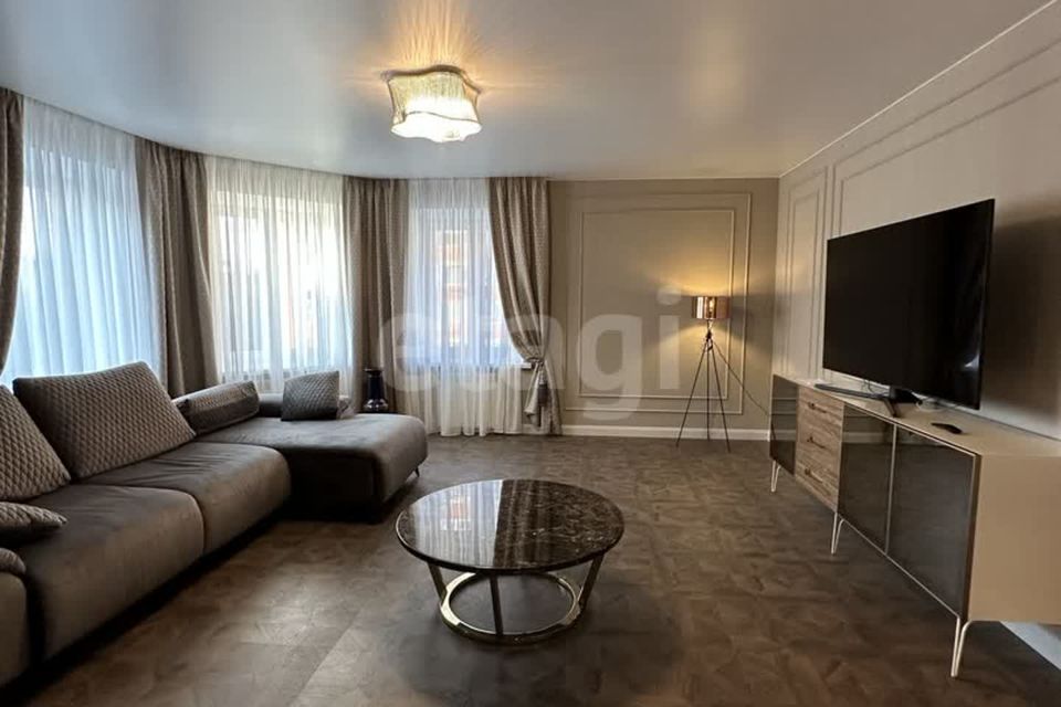 Продаётся 4-комнатная квартира, 120.9 м²