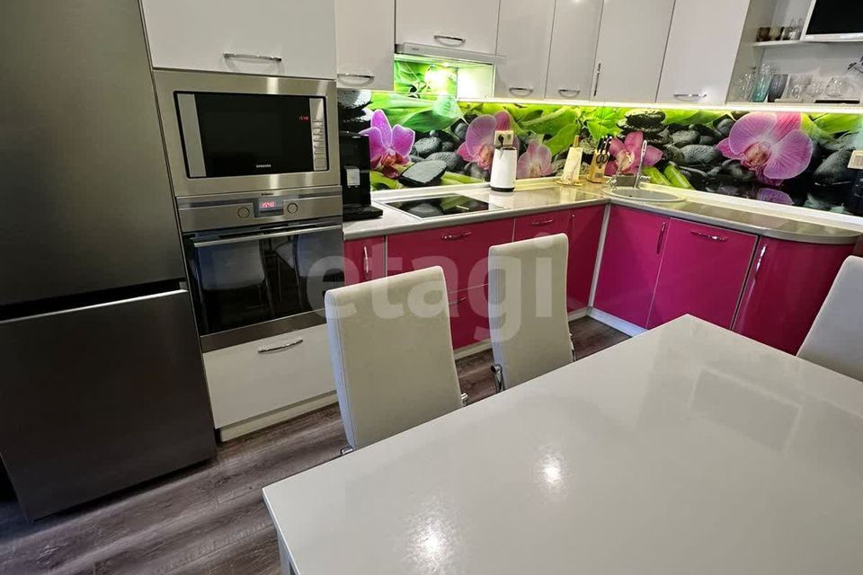Продаётся 3-комнатная квартира, 65.1 м²