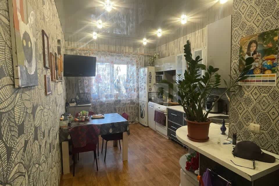 Продаётся 3-комнатная квартира, 64 м²