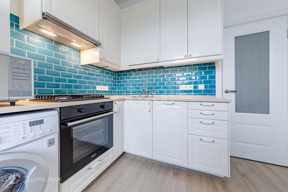 Продаётся 4-комнатная квартира, 82.1 м²