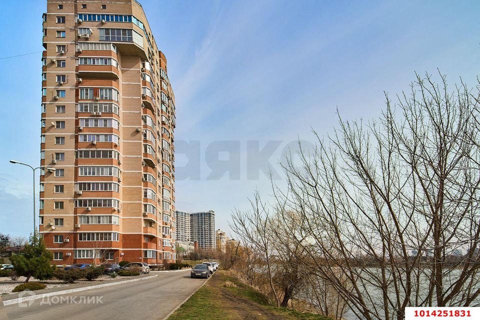 Продаётся 3-комнатная квартира, 98.2 м²