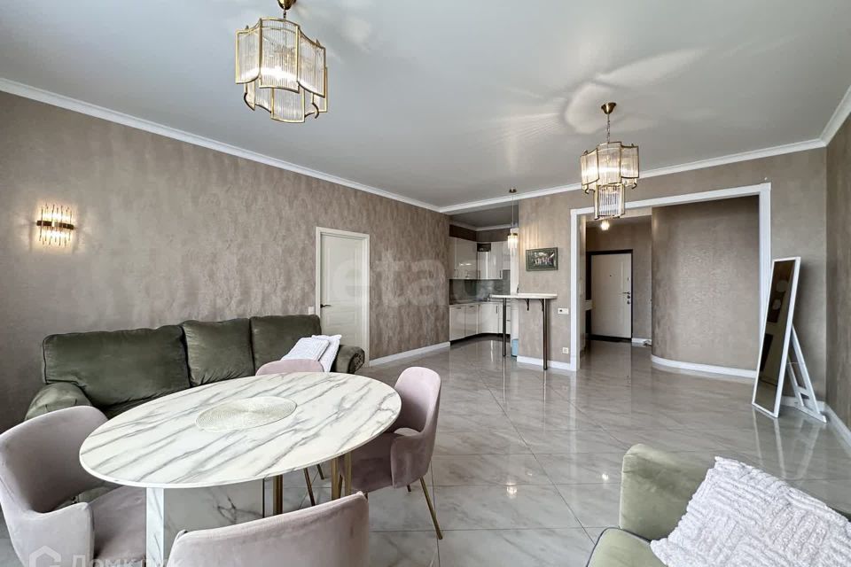 Продаётся 3-комнатная квартира, 113.3 м²