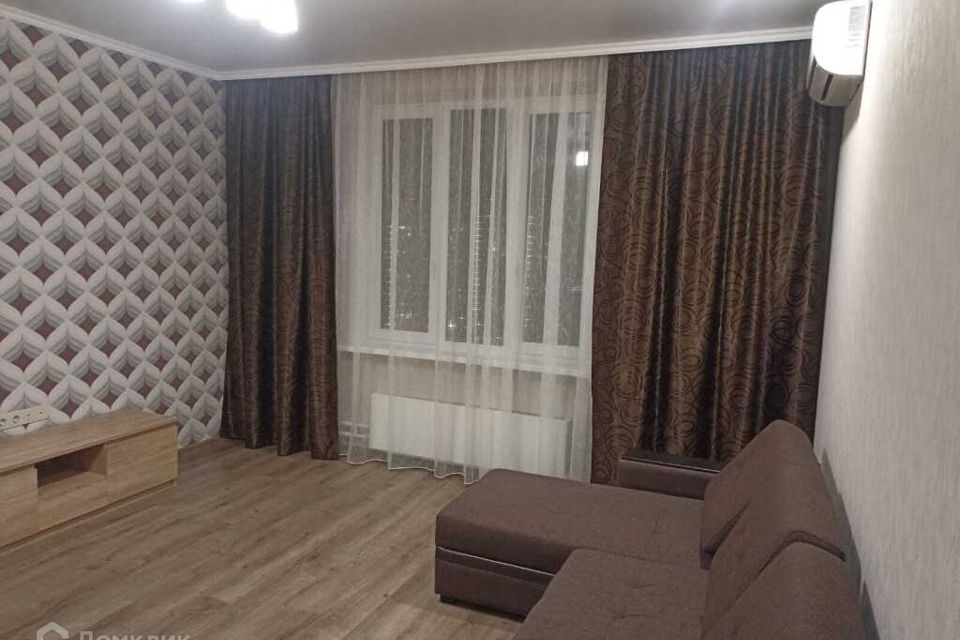 Сдаётся 1-комнатная квартира, 38 м²