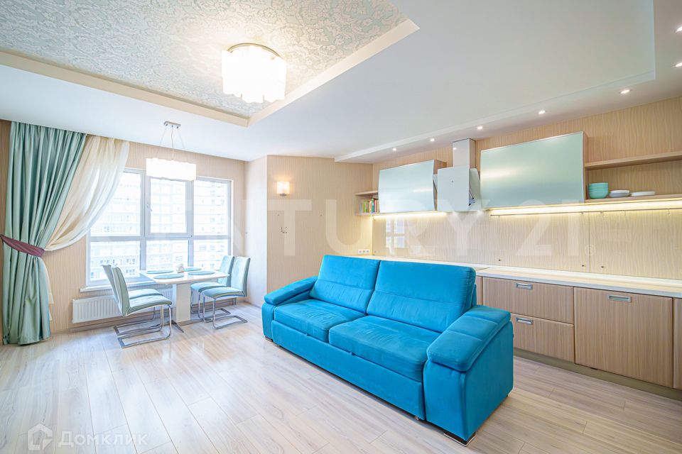 Продаётся 3-комнатная квартира, 135 м²
