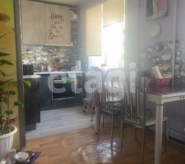 Продаётся 3-комнатная квартира, 57.6 м²
