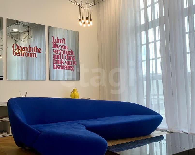 Продаётся 6-комнатная квартира, 385 м²