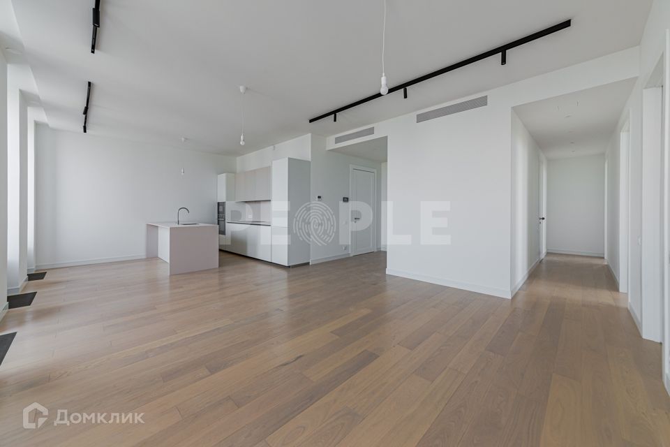 Продаётся 4-комнатная квартира, 138.7 м²