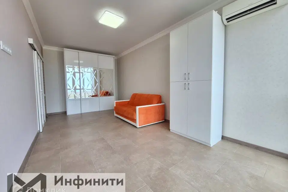 Продаётся 1-комнатная квартира, 42 м²