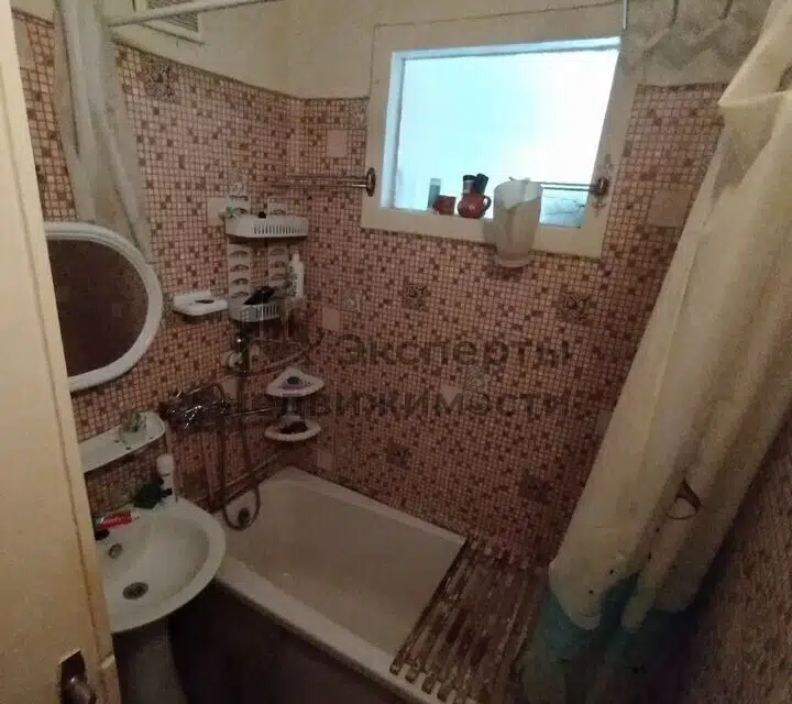 Продаётся 3-комнатная квартира, 55.8 м²