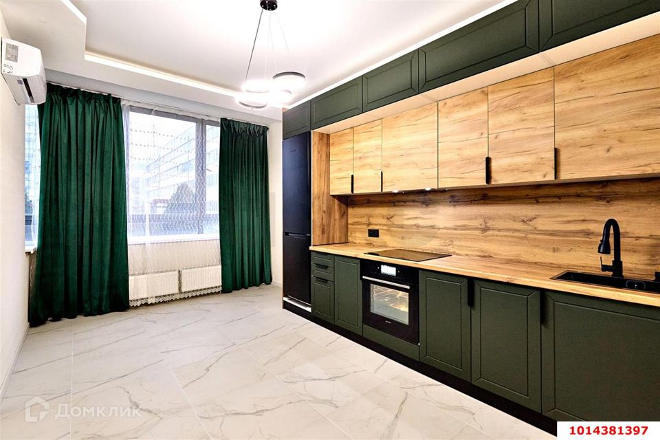 Продаётся 1-комнатная квартира, 42 м²