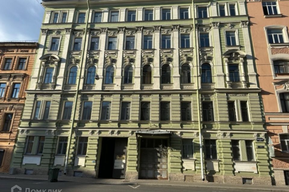 Продаётся 3 комнаты в 8-комн. квартире, 6.1 м²